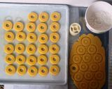 Foto langkah ke 2 dari resep Mini Donut Cookies.
