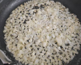 Foto del paso 2 de la receta: Solomillo con salsa de carne y champiñones y arroz