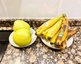Foto del paso 1 de la receta: Pasteles esponjosos con manzana y plátano, sin gluten