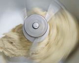 Foto langkah ke 1 dari resep Crunchy Sausage Rollbread.