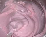 Foto del paso 2 de la receta: Merengadas caseras con crema de frutillas!!🍓🍓🍓