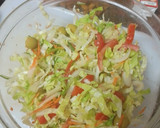 Foto del paso 4 de la receta: Pasta con salsa de carne y ensalada
