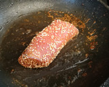 Foto del paso 4 de la receta: Tataki de solomillo de cerdo ibérico