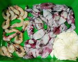 Foto langkah ke 1 dari resep Tumis Pedas Baby Caisim Seafood.