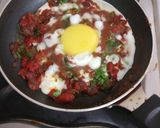 A picture of step 2 of Shakshuka.