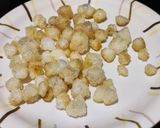 A picture of step 4 of Besan aur gond ke ladoo.
