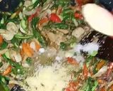 Foto langkah ke 6 dari resep Oseng-oseng mercon cumi asin feat tempe.