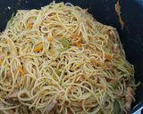 A picture of step 8 of Stir fry chicken spegettis.