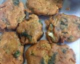 A picture of step 8 of Gobhi pakode.