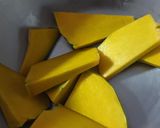 รูปขั้นตอนการทำที่ 1 ของ ฟักทองผัดไข่