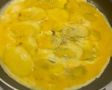 A picture of step 6 of Sliced Potatoes Omelette.