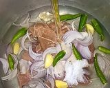 A picture of step 3 of Shaljam Palak Gosht.