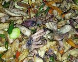 Foto langkah ke 9 dari resep Oseng-oseng mercon cumi asin feat tempe.