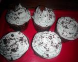 Foto langkah ke 5 dari resep Cup cake coklat kukus.