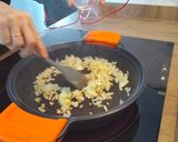 Foto del paso 1 de la receta: Guiso de sepia con pimientos y zanahoria