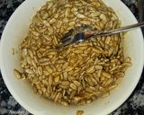 Foto del paso 2 de la receta: Barritas de pipas