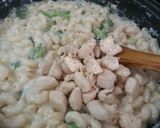 Foto langkah ke 7 dari resep Broccoli Chicken Mac and Cheese.