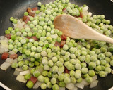 Foto del paso 3 de la receta: Caballa con guisantes salteados