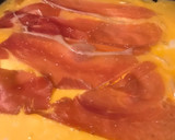 Foto del paso 4 de la receta: Rollitos de tortilla rellenos de jamón y queso
