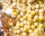 A picture of step 5 of Lahori Murgh Cholay (Chicken Chickpeas Curry).