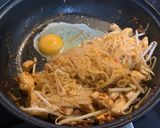 รูปขั้นตอนการทำที่ 8 ของ ผัดไทไก่เส้นจันท์