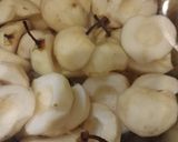 Foto del paso 2 de la receta: Peras al vino tinto