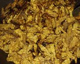 Foto langkah ke 2 dari resep Orek Tempe Kering Bumbu Iris (Sederhana).