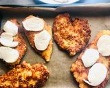 Parmezános csirkemell paradicsom szósszal, spagettivel recept fázis 5 fotója