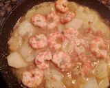 Foto del paso 4 de la receta: Langostinos con patatas y huevo