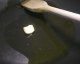 A picture of step 1 of Calamarata al salmone.