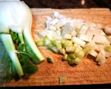 Foto del paso 1 de la receta: Quinoa integral con bulbo de anís y guisantes