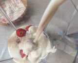 Foto langkah ke 2 dari resep Smoothies Stroberry.