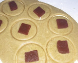 Foto del paso 8 de la receta: Polvorones de mantequilla con dulce de guayaba