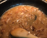 Foto del paso 6 de la receta: Lengua de cerdo con cebolla y rovellón (níscalos)