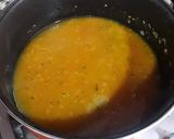 Foto del paso 14 de la receta Sopa de marisco congelado y fresco con fondo de cebolletas