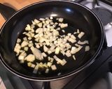 Une image de l'étape 3 de Poulet au curry,poivrons tricolores et pruneaux.