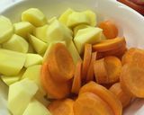 Hình bước làm 1 của món Khoai tây Đà Lạt nướng lá hương thảo