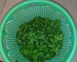 Foto langkah ke 1 dari resep Tumis pare dengan ikan asin.