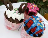 A picture of step 7 of Drips cupcakes.