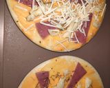 Foto langkah ke 2 dari resep Pizza Tipis Kering Mozza Mentai.