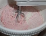 Foto langkah ke 5 dari resep Cake Nutrijell  - Strawberry oreo mirip chiffon (bolu nutrijell).