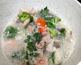 Foto langkah ke 4 dari resep Lele kuah santan kemangi | mpasi BB booster.