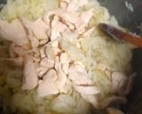 Une image de l'étape 1 de Potage poulet oignon.