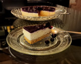 Foto del paso 12 de la receta: Cheesecake de ricotta con arándanos 🫐 (sin horno)