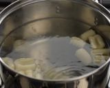Foto langkah ke 1 dari resep Gnocchi with Spagetti Sauce.