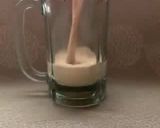 A picture of step 3 of Candi Milkshake.