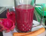 Foto langkah ke 1 dari resep Jus NaWoMa (buah naga+wortel+madu).