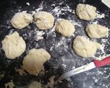 Foto do passo 2 de Pãozinho fácil recheado de calabresa e queijo