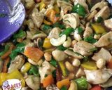 A picture of step 4 of Cashew chicken.