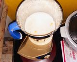 A picture of step 2 of Mango Lassi.